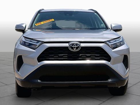Used 2025 Toyota RAV4 XLE FWD image 4
