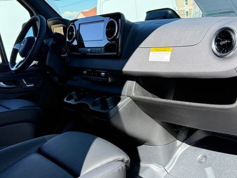 New 2026 Mercedes-Benz Sprinter 2500 image 25