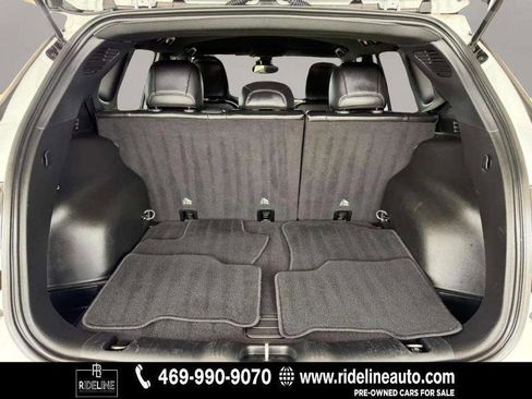 Used 2023 Jeep Compass Latitude image 21