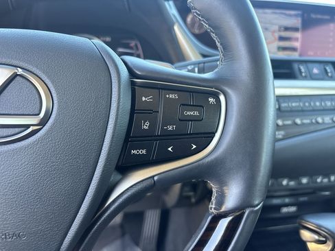 Used 2019 Lexus ES 350 Ultra Luxury image 21