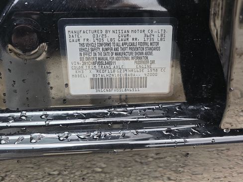 Used 2025 Nissan Versa SR w/ Trunk Package FWD image 31