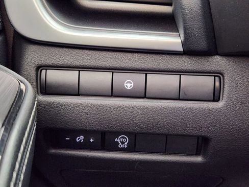 Used 2023 Nissan Rogue SV FWD image 27