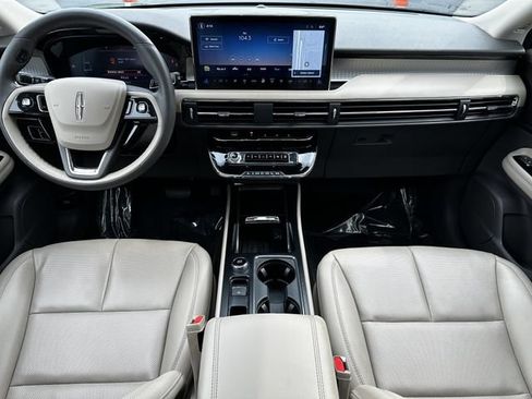 Certified 2023 Lincoln Corsair AWD w/ Equipment Group 101A image 15