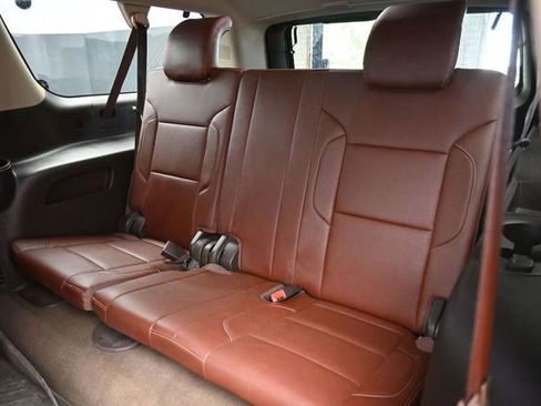 Used 2018 Chevrolet Suburban Premier AWD/4WD image 15