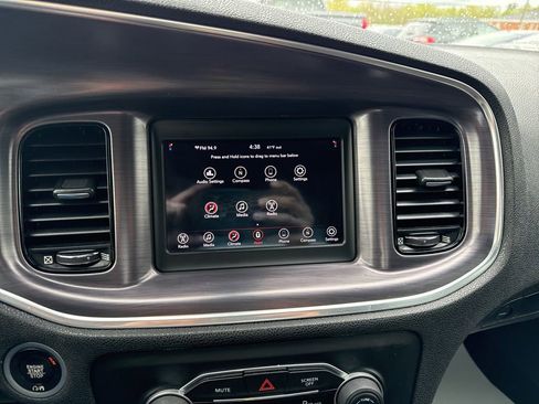 Used 2018 Dodge Charger SXT w/ Blacktop Package RWD image 32