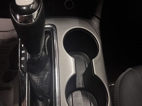 Used 2018 Chevrolet Cruze LT w/ Convenience Package image 23