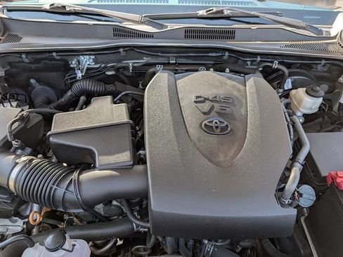Used 2022 Toyota Tacoma SR5 RWD image 27