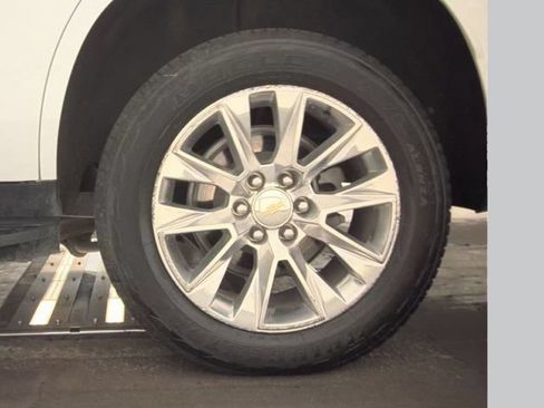 Used 2023 Chevrolet Tahoe Premier AWD/4WD image 12