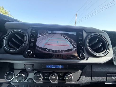 Used 2022 Toyota Tacoma TRD Off-Road w/ Technology Package image 20