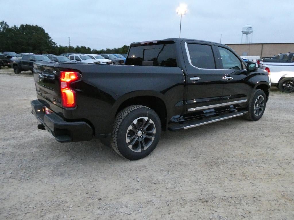 New 2026 Chevrolet Silverado 1500 High Country w/ Technology Package AWD/4WD image 4