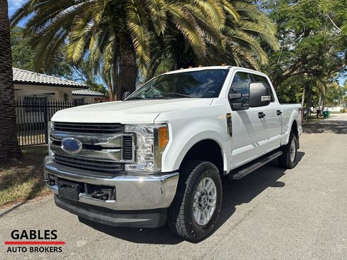 Used 2017 Ford F350 XLT image 9