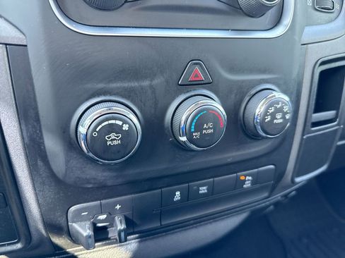 Used 2018 RAM 2500 Tradesman w/ Chrome Appearance Group AWD/4WD image 16