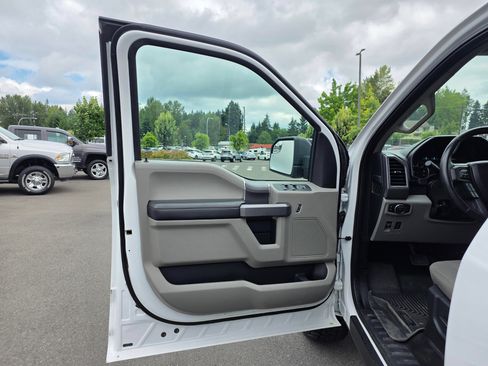 Used 2019 Ford F150 XLT w/ Equipment Group 302A Luxury AWD/4WD image 22