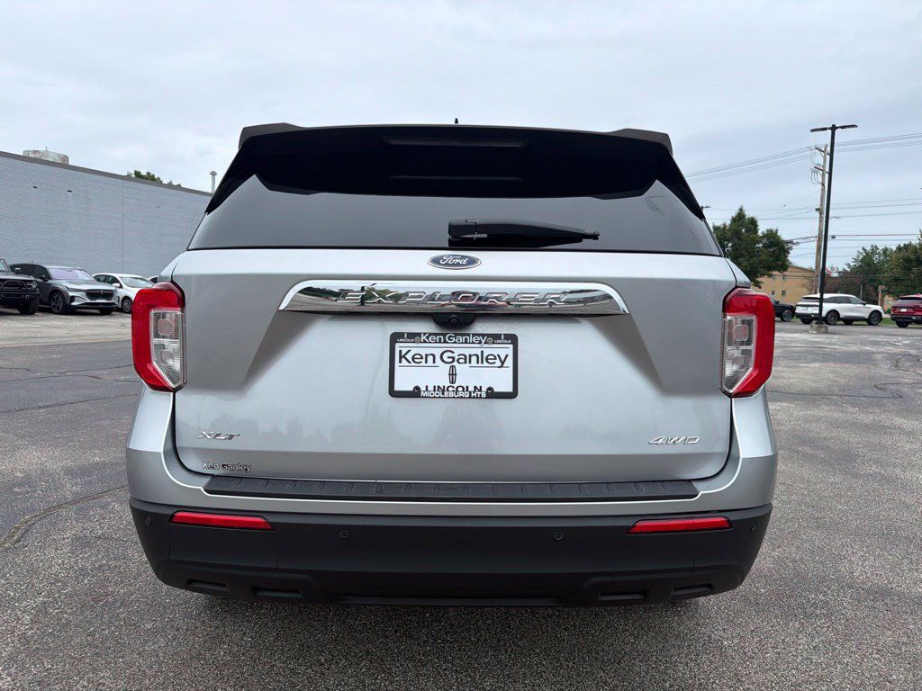 Used 2021 Ford Explorer XLT AWD/4WD image 8