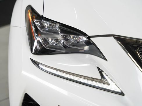 Used 2015 Lexus RC F Coupe w/ Performance Package image 12