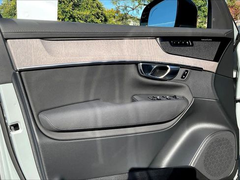 New 2026 Volvo XC90 B6 Ultra w/ Protection Package image 24