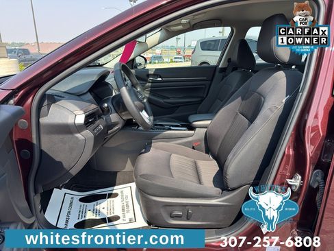 Used 2024 Nissan Altima 2.5 SV FWD image 15