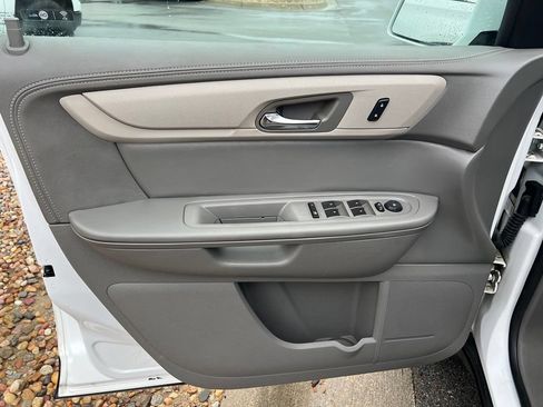 Used 2017 Chevrolet Traverse LT w/ Style and Technology Package AWD/4WD image 18