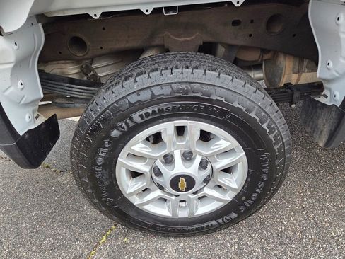 Used 2025 Chevrolet Silverado 2500 LT w/ Convenience Package AWD/4WD image 13