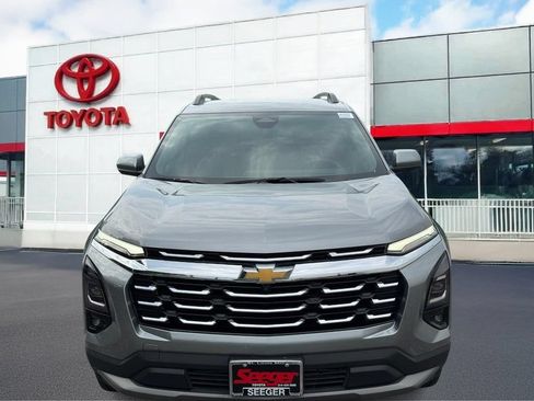 Used 2025 Chevrolet Equinox LT w/ Convenience Package II FWD image 11