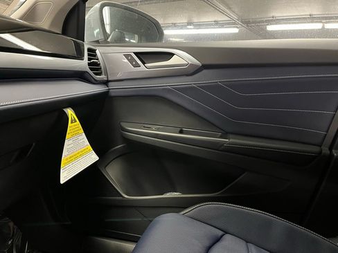 New 2026 Volkswagen Taos SE AWD/4WD image 31