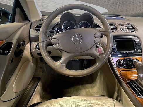 Used 2007 Mercedes-Benz SL 550 w/ AMG Sport Pkg image 4