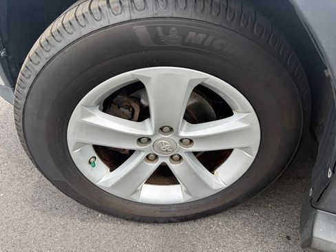 Used 2013 Toyota RAV4 XLE AWD/4WD image 23