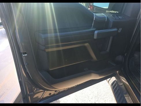 Used 2017 Ford F150 XLT w/ Equipment Group 302A Luxury RWD image 15