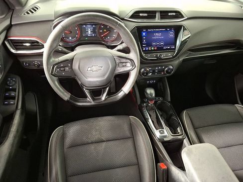 Used 2021 Chevrolet TrailBlazer RS w/ Convenience Package FWD image 2