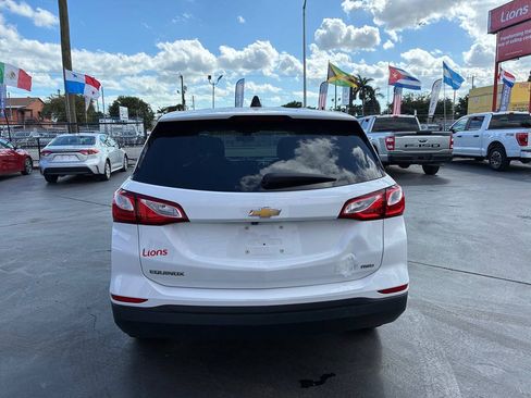 Used 2021 Chevrolet Equinox LS w/ LS Convenience Package AWD/4WD image 5