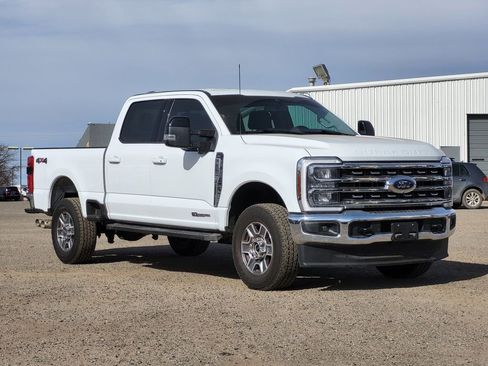 Used 2024 Ford F250 Lariat image 3