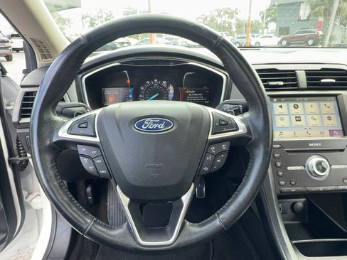 Used 2018 Ford Fusion Titanium AWD/4WD image 10