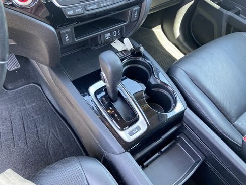 Used 2018 Honda Ridgeline RTL-E image 41