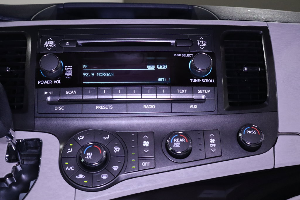 Used 2012 Toyota Sienna LE FWD image 22