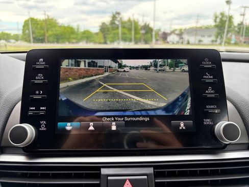 Used 2019 Honda Accord EX image 34