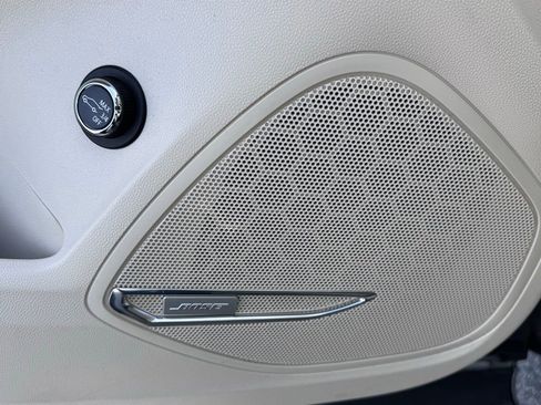 Used 2023 Buick Envision Avenir image 31