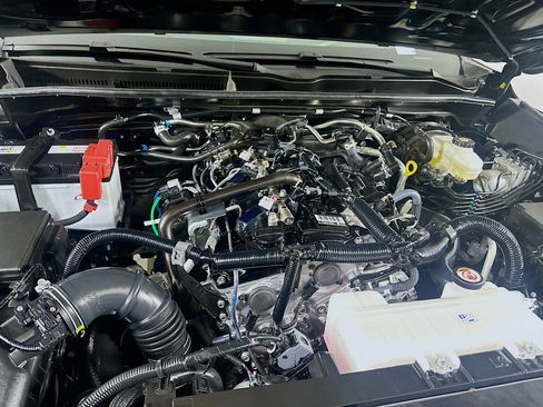 Used 2025 Toyota 4Runner TRD Off-Road image 32