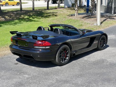 Used 2004 Dodge Viper SRT-10 image 20