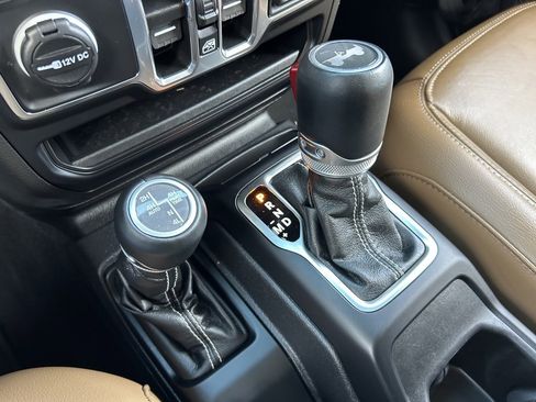 Used 2023 Jeep Wrangler Unlimited Sahara w/ Cold Weather Group image 31