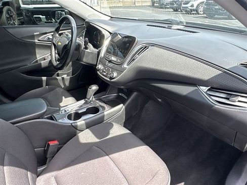 Certified 2018 Chevrolet Malibu LT FWD image 27