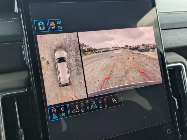 Used 2025 GMC Yukon Denali Ultimate AWD/4WD image 32