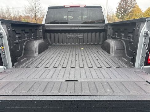 New 2026 GMC Sierra 1500 SLT image 14
