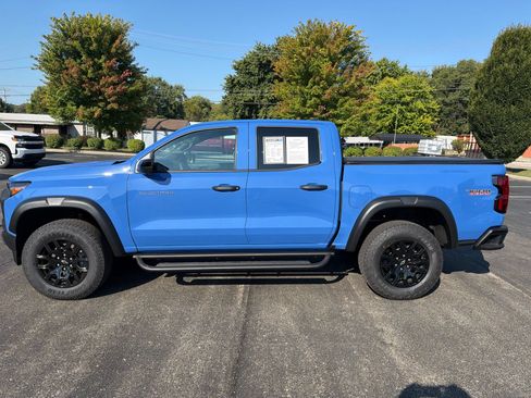 Used 2026 Chevrolet Colorado Trail Boss AWD/4WD image 2