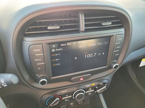 Used 2025 Kia Soul LX image 12