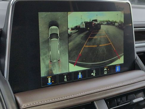 Used 2023 Chevrolet Suburban Z71 w/ Off-Road Capability Package AWD/4WD image 15
