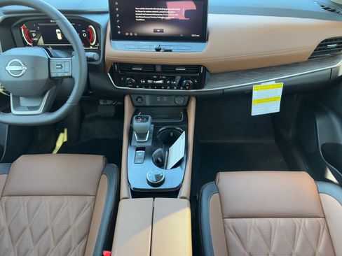 New 2026 Nissan Rogue Platinum image 16