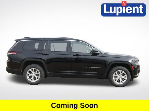 Used 2023 Jeep Grand Cherokee L Limited w/ Luxury Tech Group II image 2