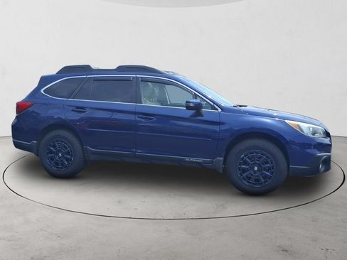 Used 2017 Subaru Outback 2.5i Limited AWD/4WD image 4