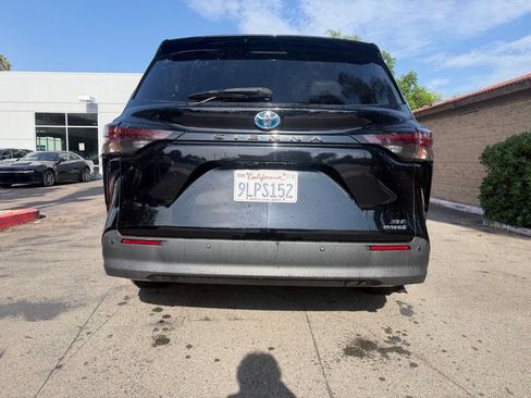 Used 2024 Toyota Sienna XLE FWD image 13