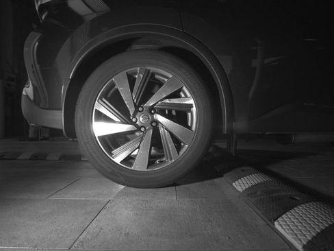 Used 2015 Nissan Murano Platinum w/ Platinum Technology Package FWD image 9